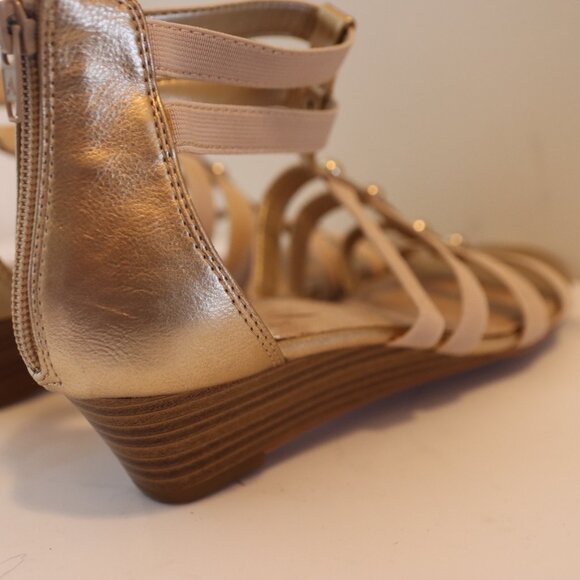 A2 By Aerosoles Gold Sparkle Gladiator wedge Sandals Zip back size 8.5 Casual - Picture 6 of 14